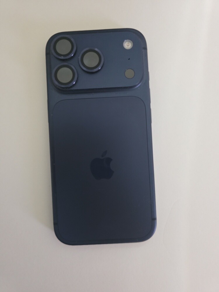 iPhone 17 pro - 3