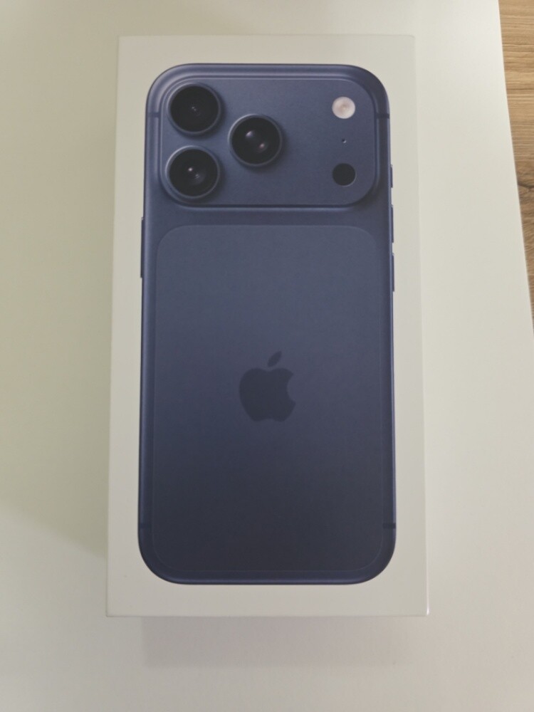 iPhone 17 pro - 1