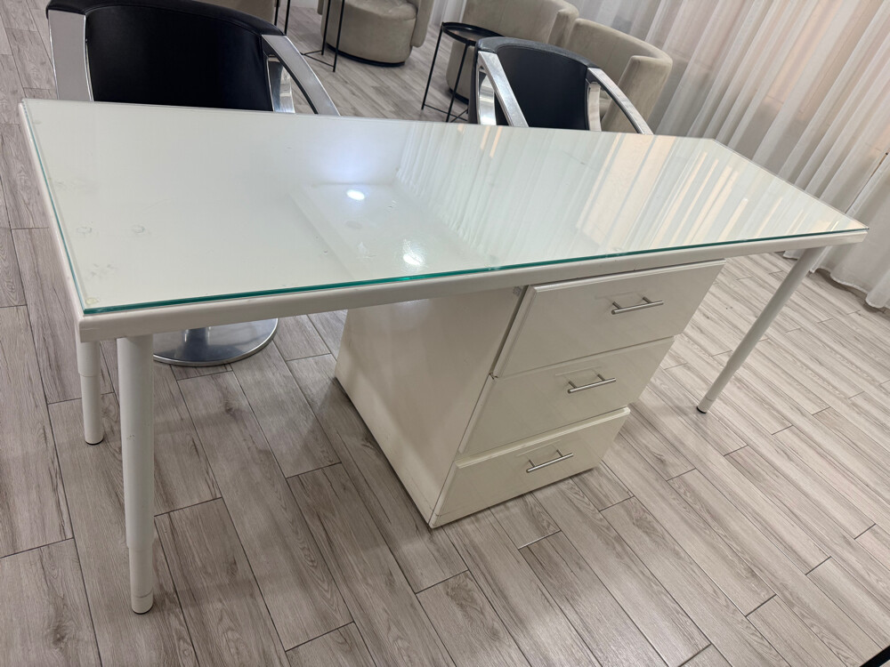 manicure table  - 3