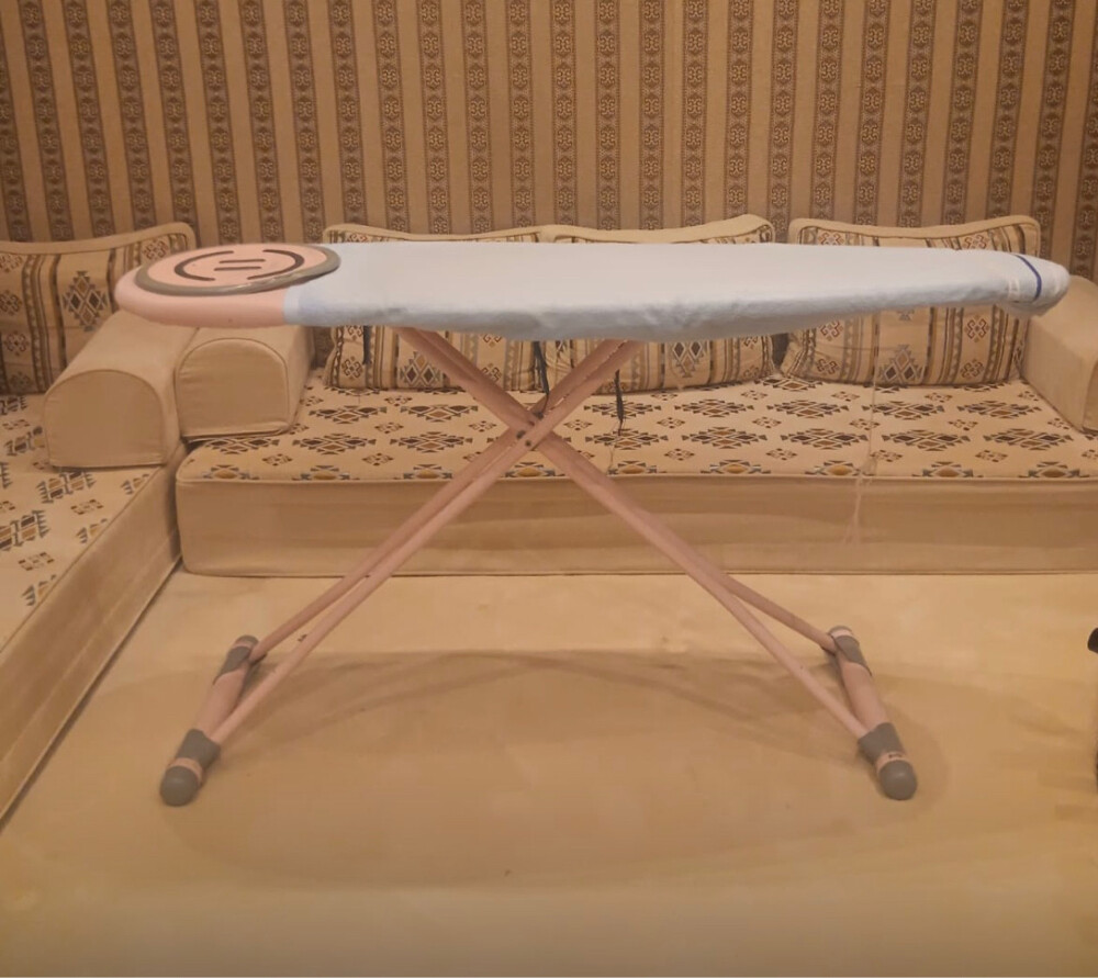 طاولة كبيرة كوي بحالة ممتازة  - 1