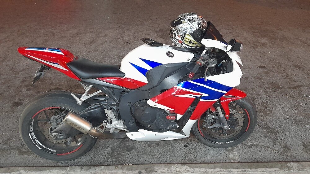 Honda cbr rr for sel - 1