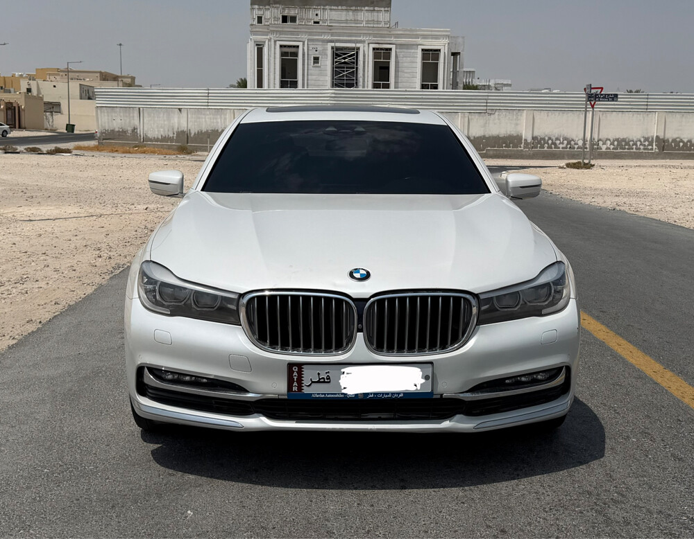 بي ام دبليو ٧٣٠ - 1