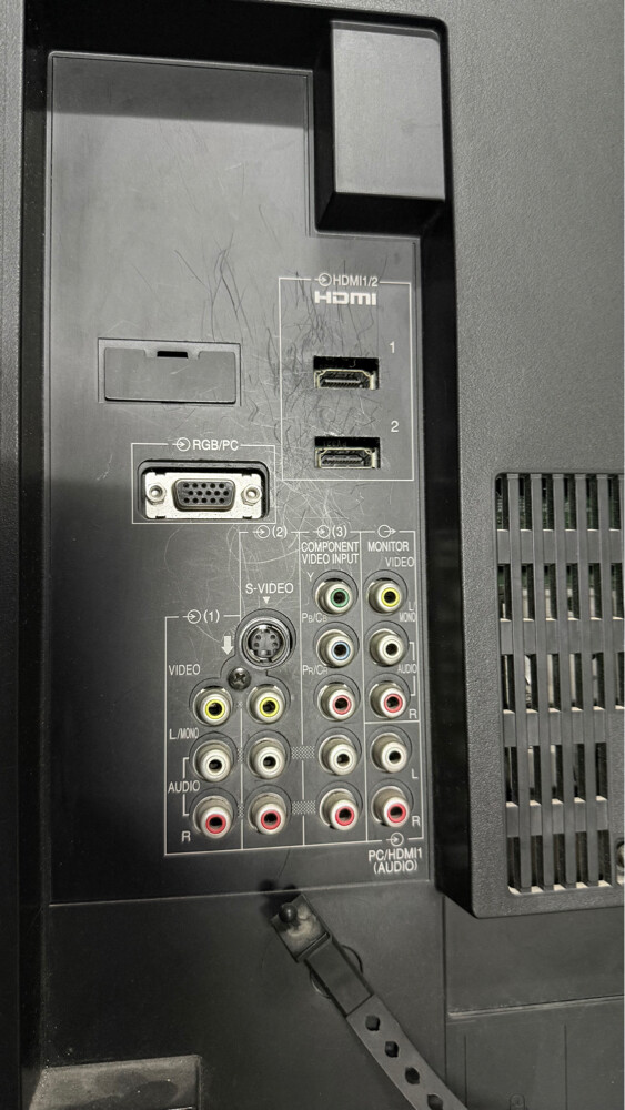 TOSHIBA TV - 5