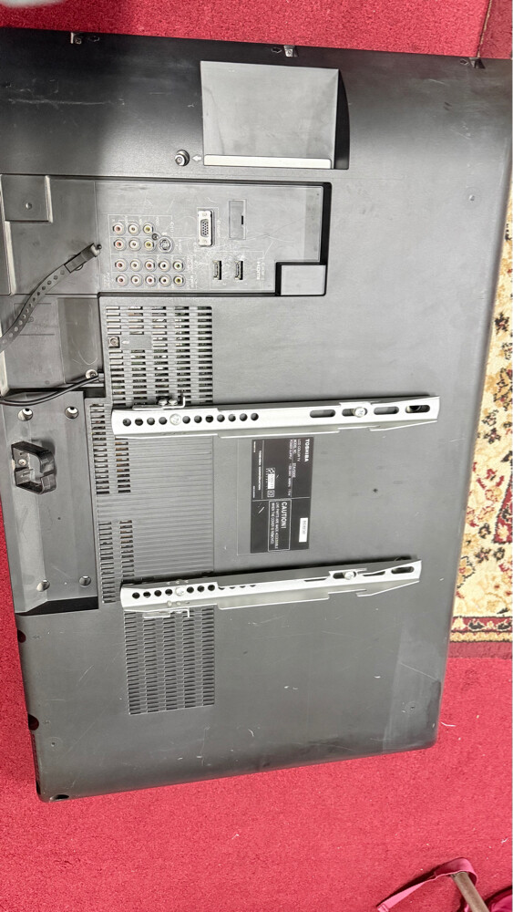 TOSHIBA TV - 3