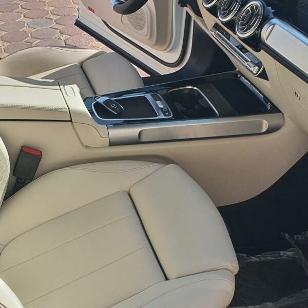 Further REDUCED Mercedes GLB 250 - 11