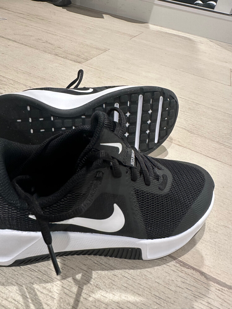 original Nike shoe - 2
