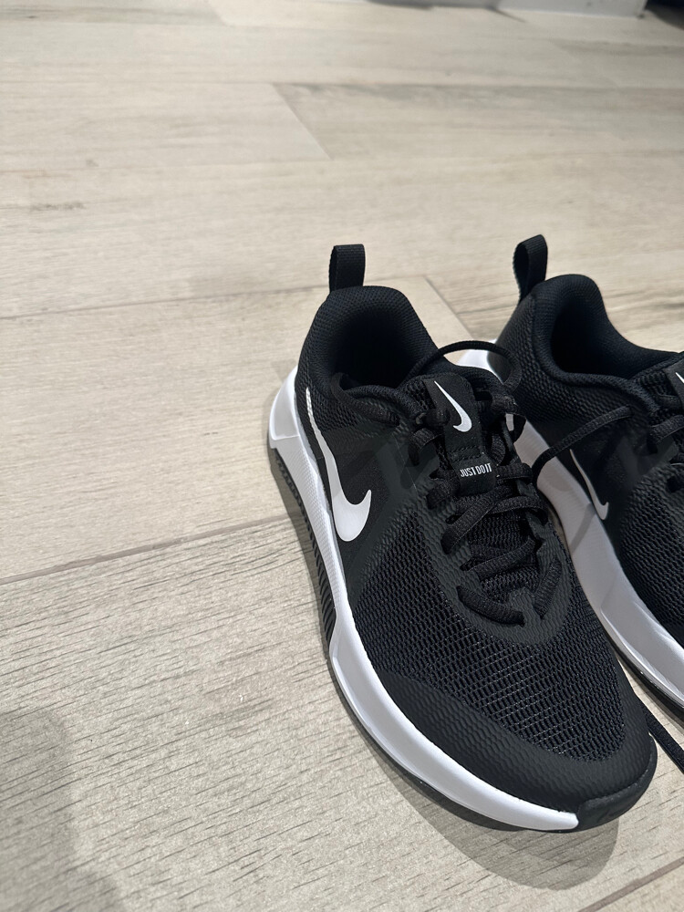 original Nike shoe - 11