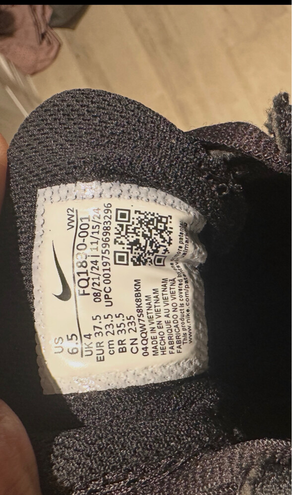 original Nike shoe - 10