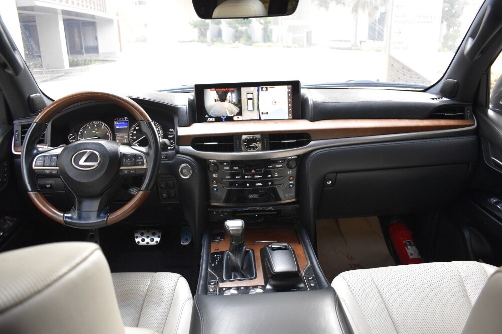 LEXUS LX570 S Low Mileage - 11