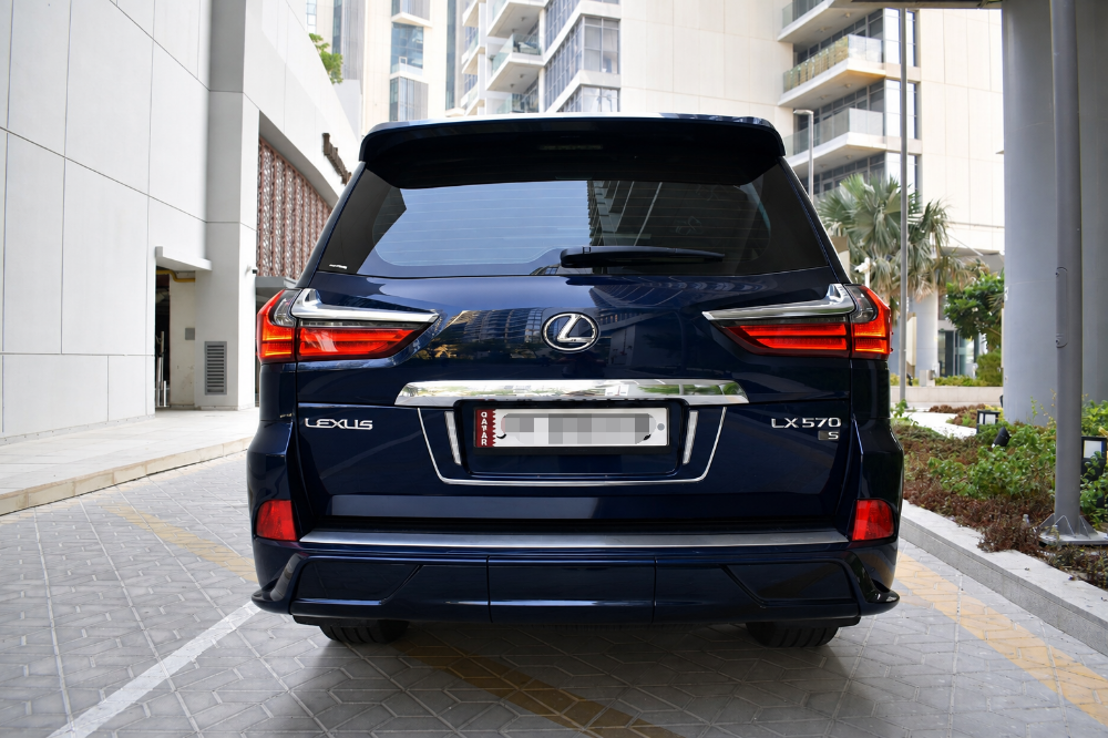 LEXUS LX570 S Low Mileage - 4