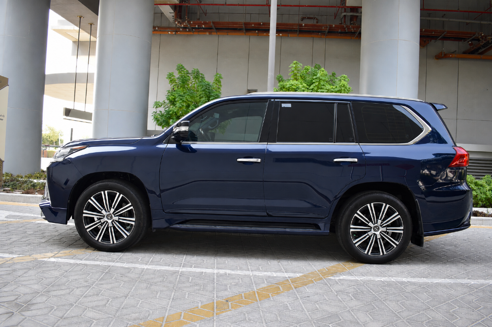 LEXUS LX570 S Low Mileage - 3