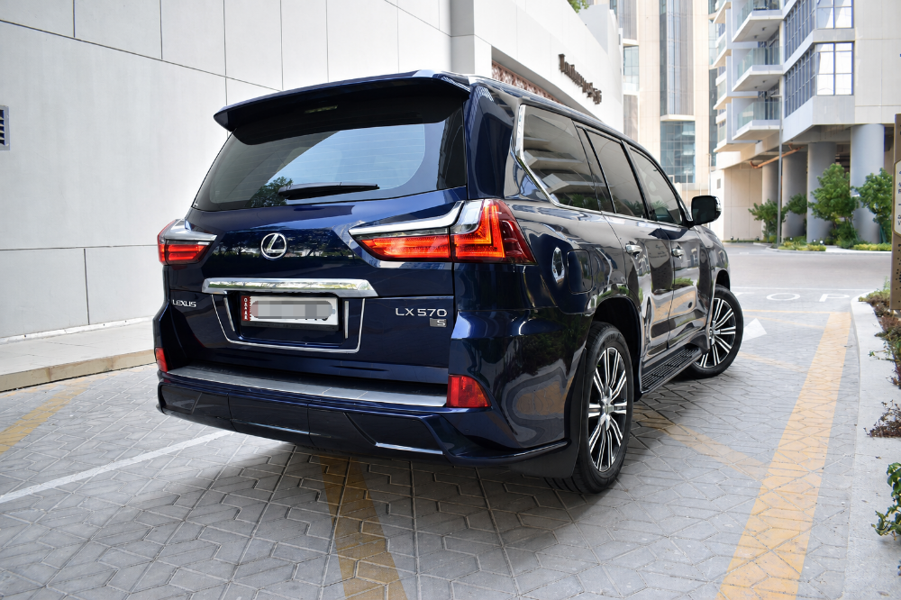 LEXUS LX570 S Low Mileage - 5