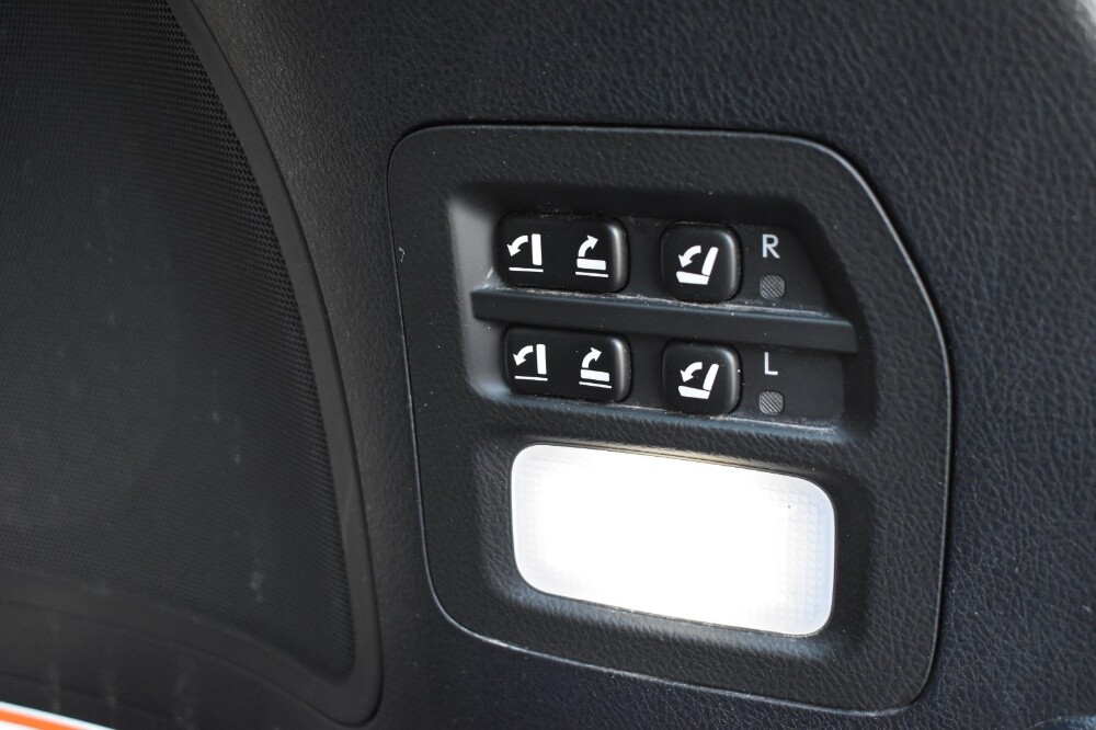 LEXUS LX570 S Low Mileage - 28