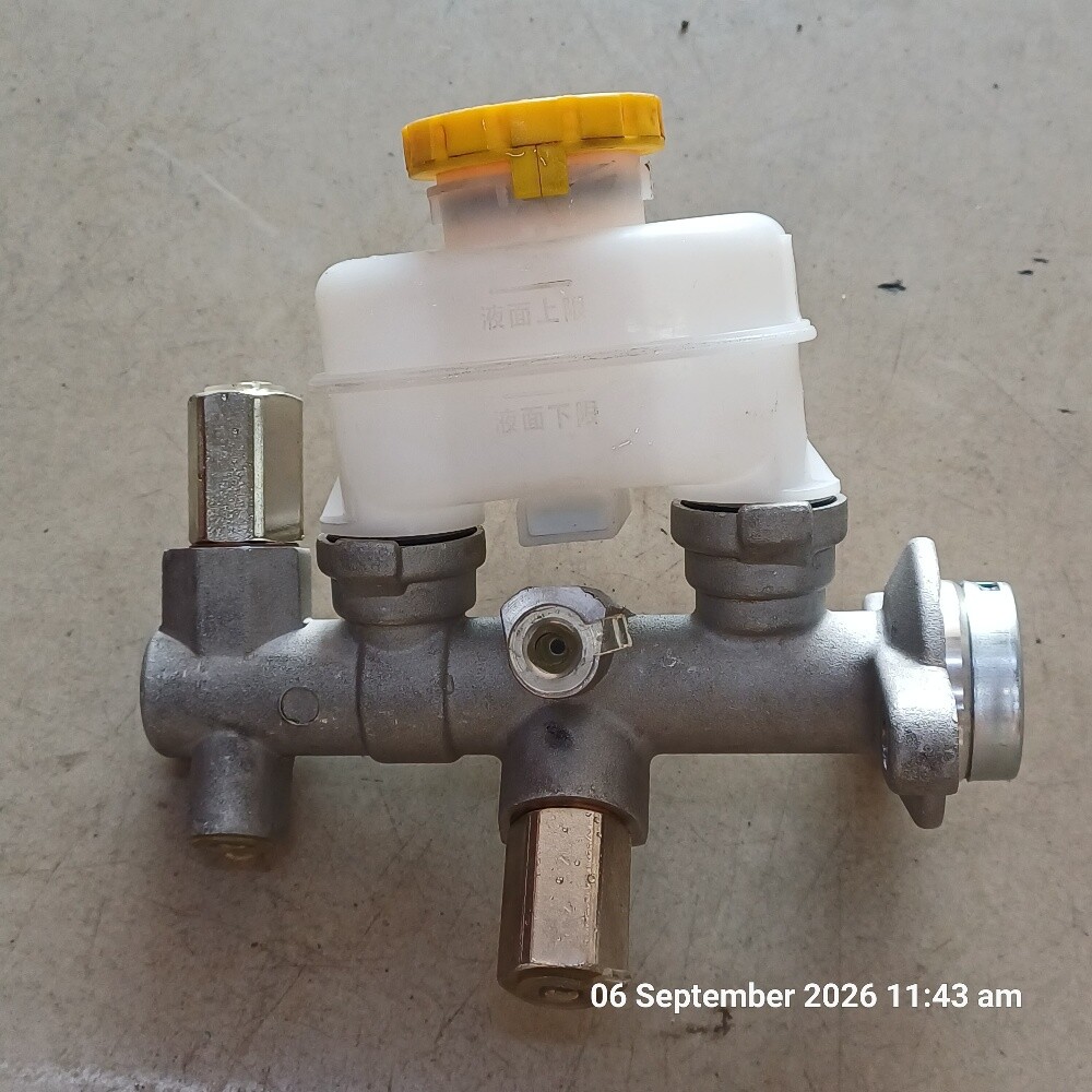 Nissan Sunny Break Master Cylinder - 6