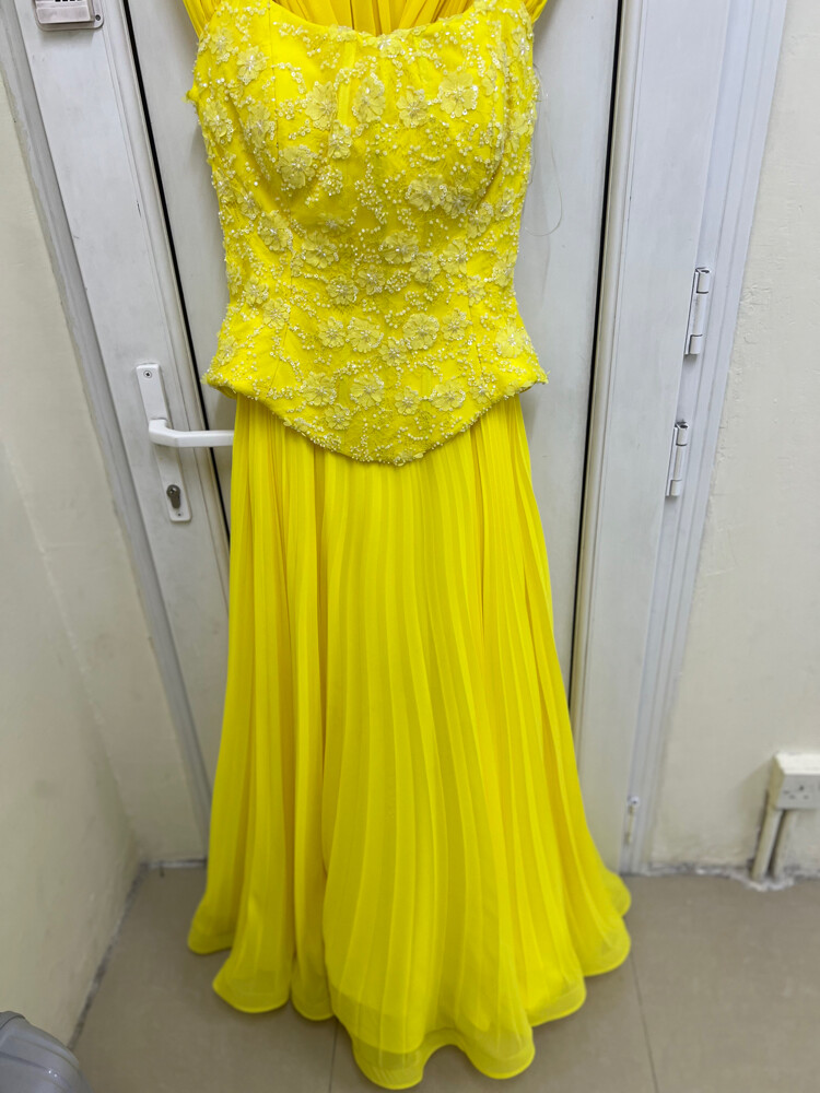 Yellow dress - 4