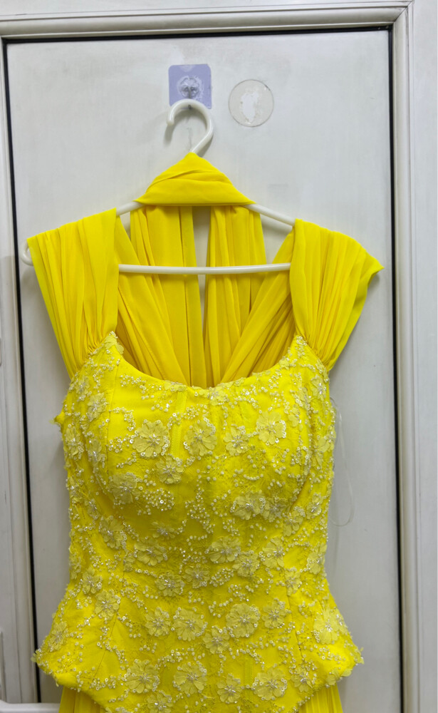 Yellow dress - 3
