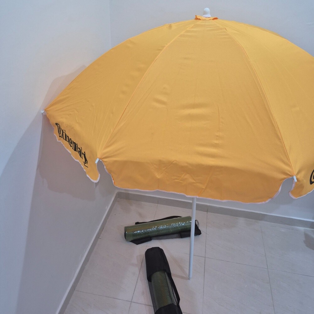 New Umbrella and 2 Sport Mat - 2