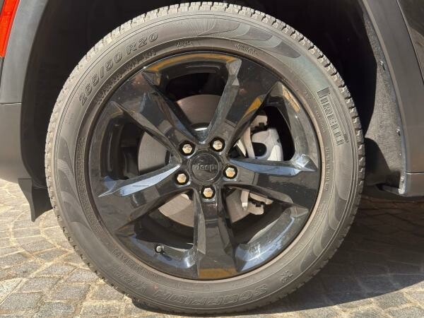 Jeep Grand Cherokee - 8