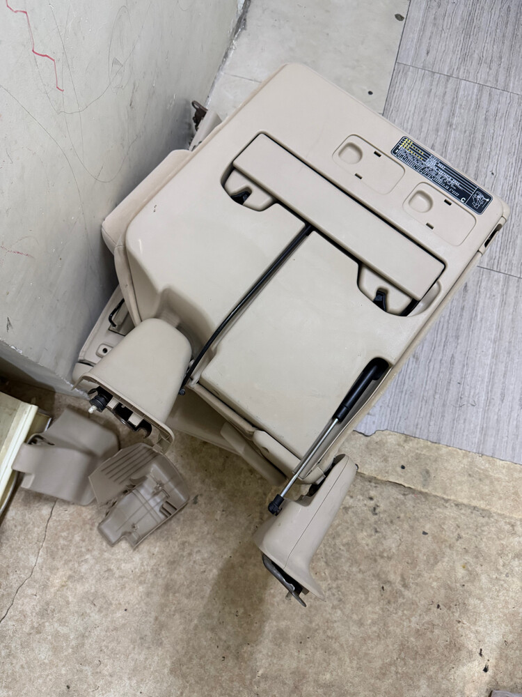  landcruiser seats    - 1