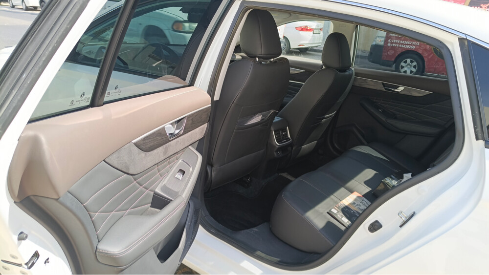 car for rent won 1900qr 25motnth  - 2