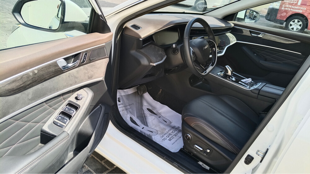 car for rent won 1900qr 25motnth  - 4