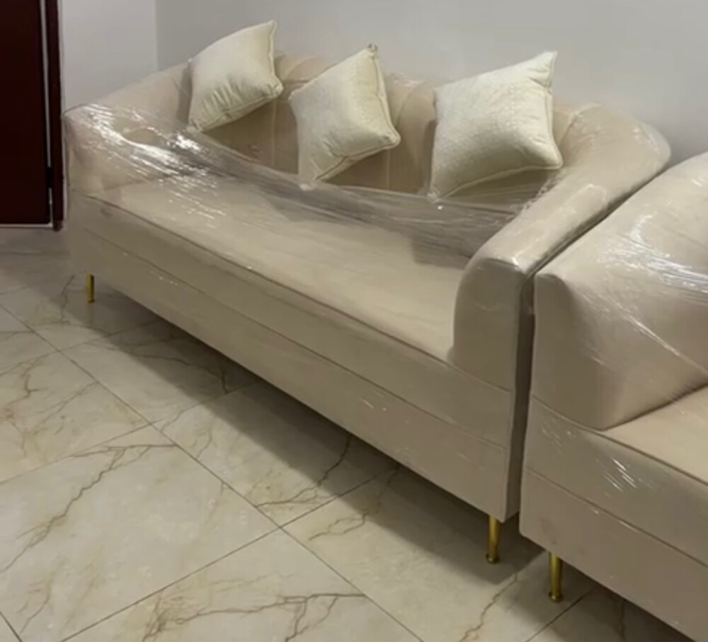 Used sofa in excellent condition. - 1