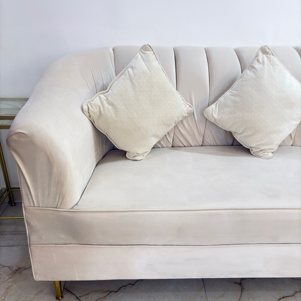Used sofa in excellent condition. - 6