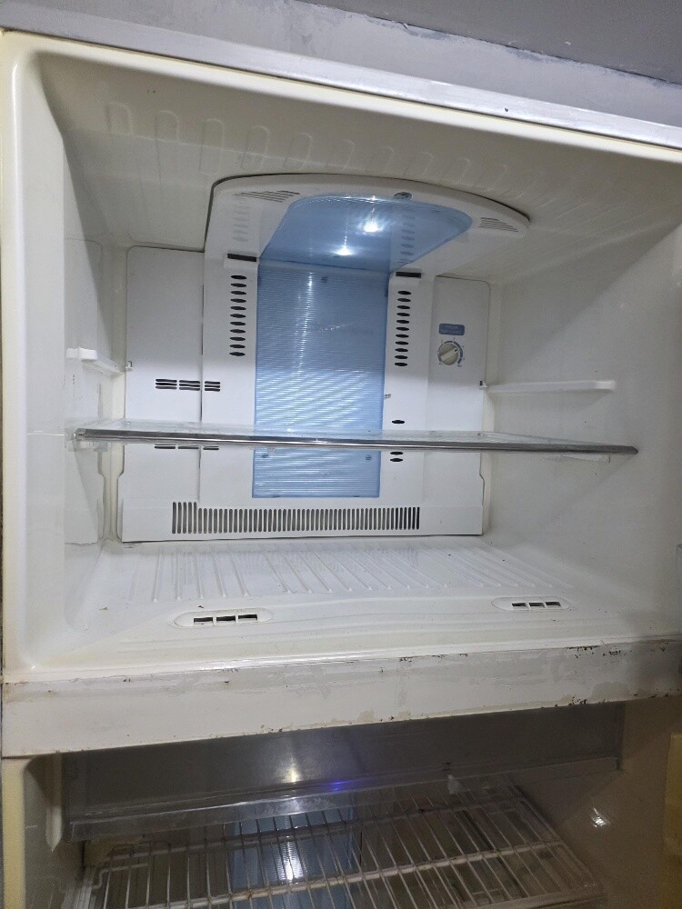 ثلاجه توشيبا عائليه باب زجاجى 600 - 3