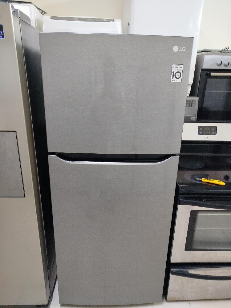 Lg gray same new condition fridge - 1