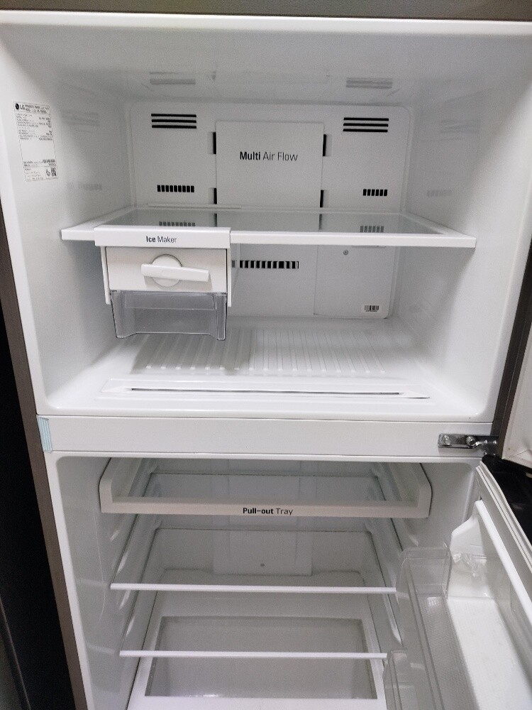 Lg gray same new condition fridge - 3