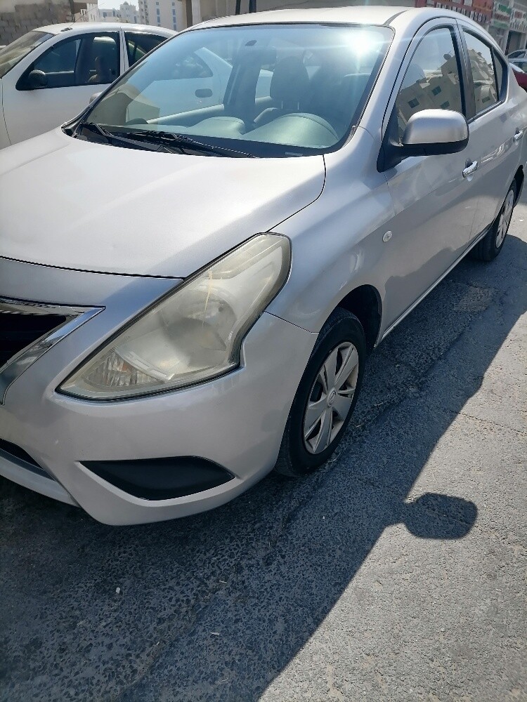 Nissan Sunny 2017 - 1