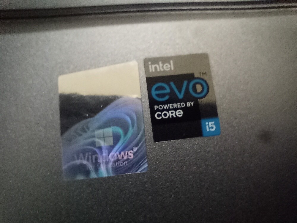 Dell i5 11th EVO, 8gb,256gb,4gb GPU - 5