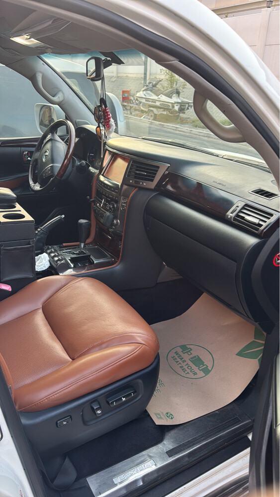 Lexus LX570 - 9