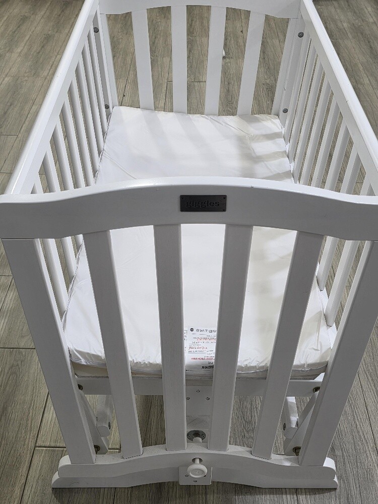 Giggles Baby Crib / Rocking Cradle - 2