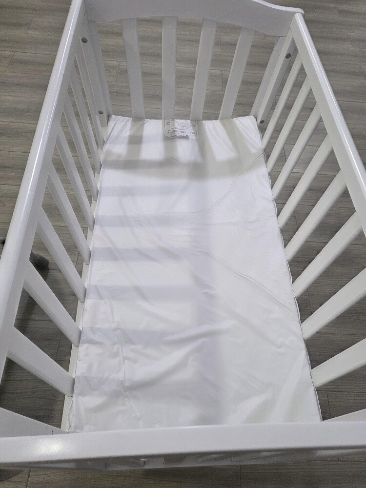 Giggles Baby Crib / Rocking Cradle - 5