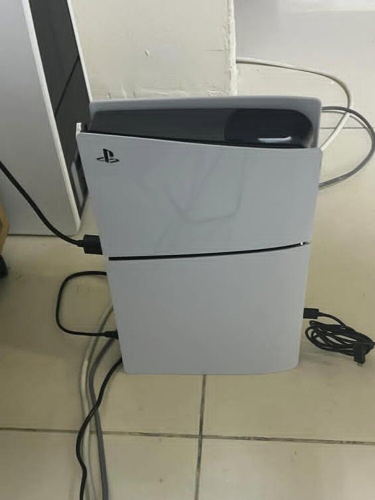 PlayStation 5 Slim - 9