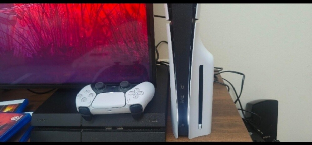 PlayStation 5 Slim - 2