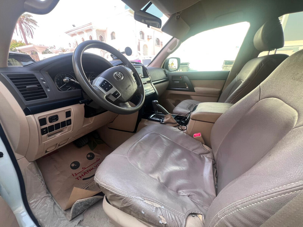 Toyota 2015 GX Land Cruiser - 3