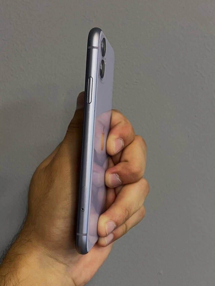 iPhone 11 - 3