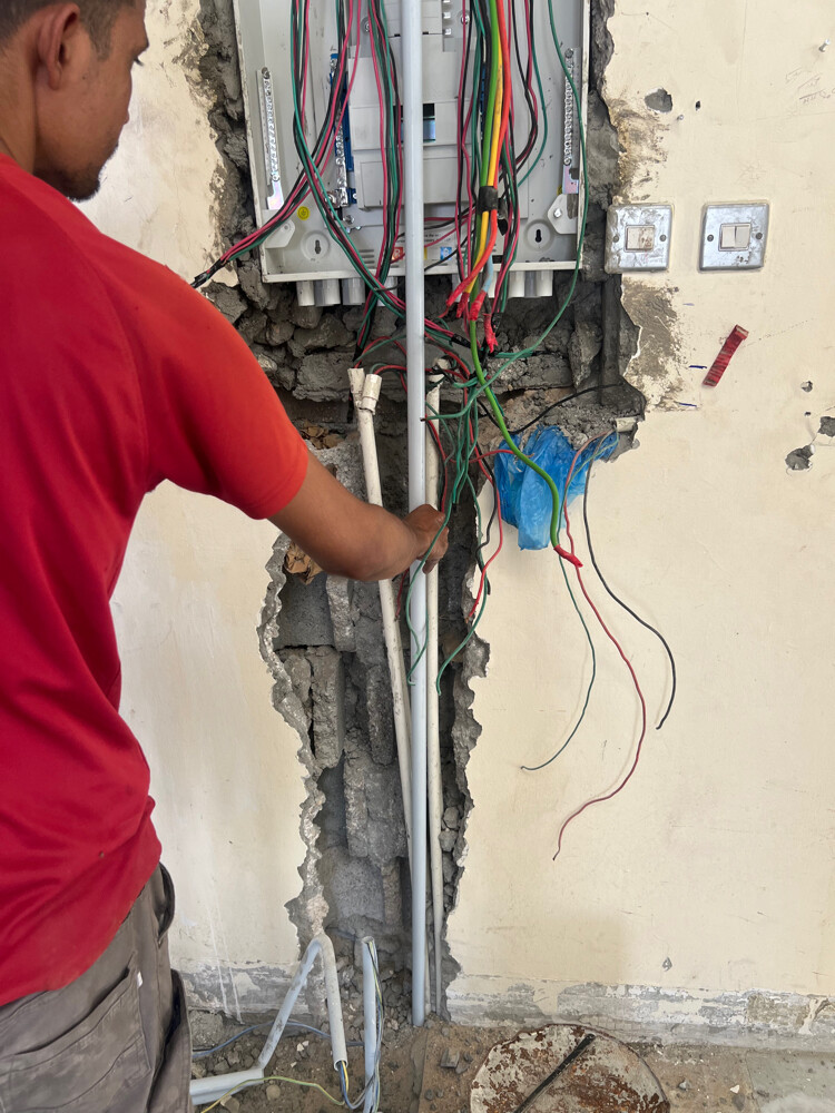 Electrician tecnician with driver  - 7