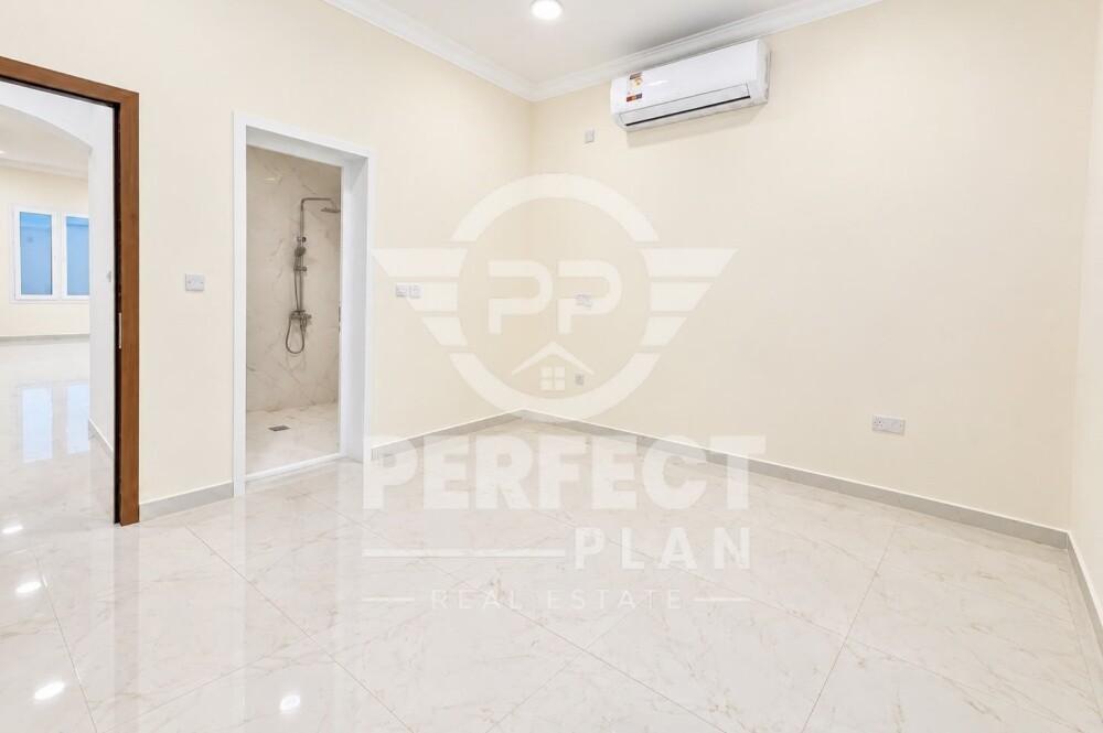 Brind new Villa in AlMarkhiya - 4