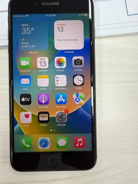 آيفون 8 بلس 64 جيجابايت - 4