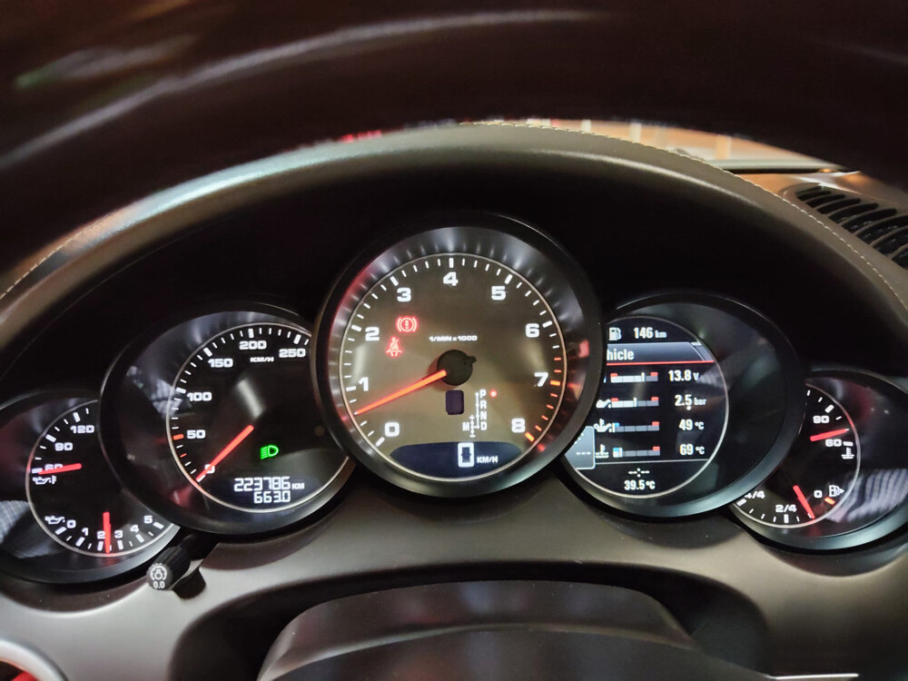 Porsche Cayenne S 32,000 2012  - 2