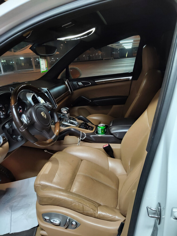 Porsche Cayenne S 32,000 2012  - 10