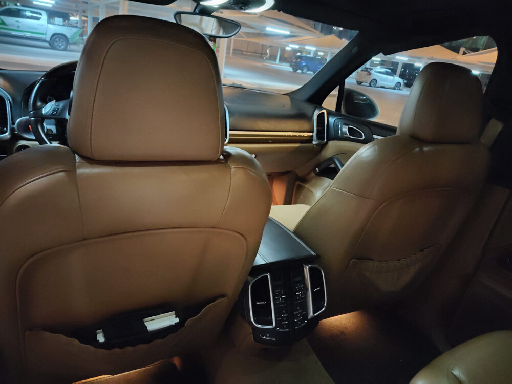 Porsche Cayenne S 32,000 2012  - 11