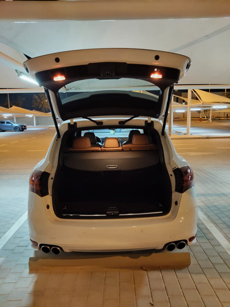 Porsche Cayenne S 32,000 2012  - 25