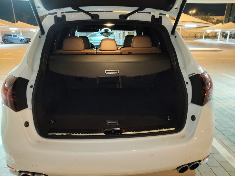 Porsche Cayenne S 32,000 2012  - 17