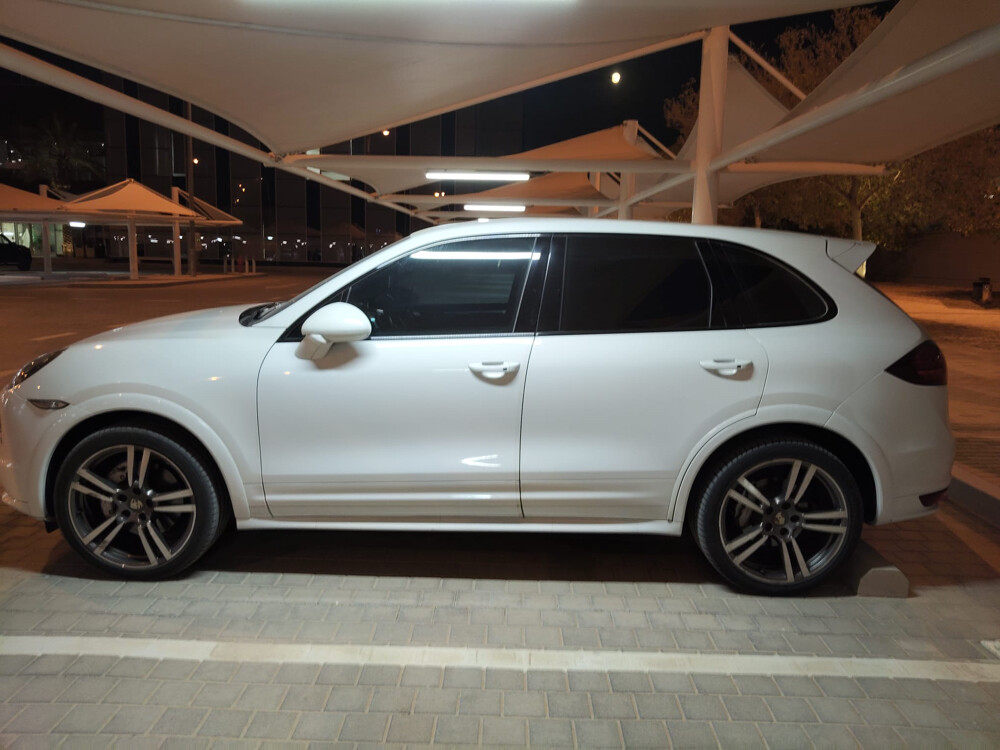 Porsche Cayenne S 32,000 2012  - 24