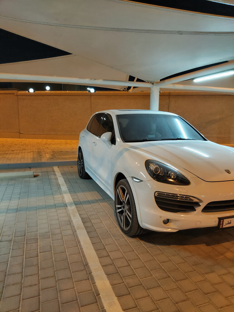 Porsche Cayenne S 32,000 2012  - 28