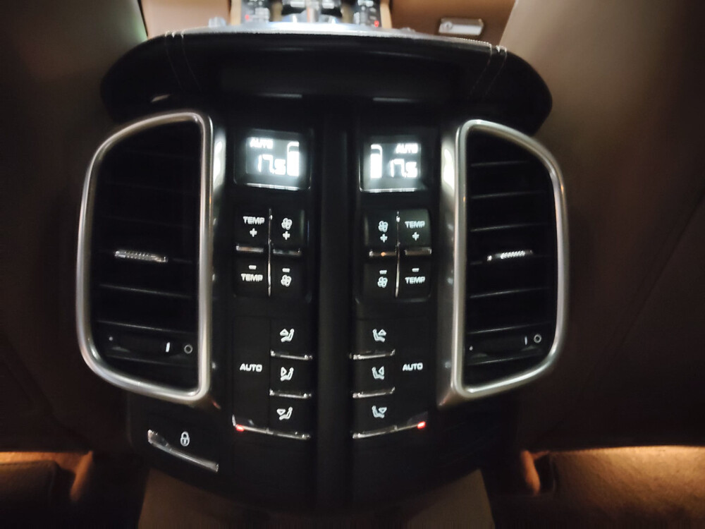 Porsche Cayenne S 32,000 2012  - 12